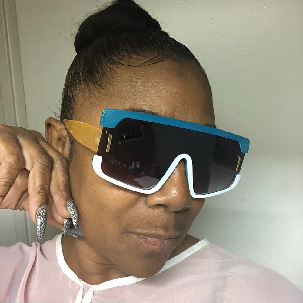 NY FASHION SUNGLASSES.